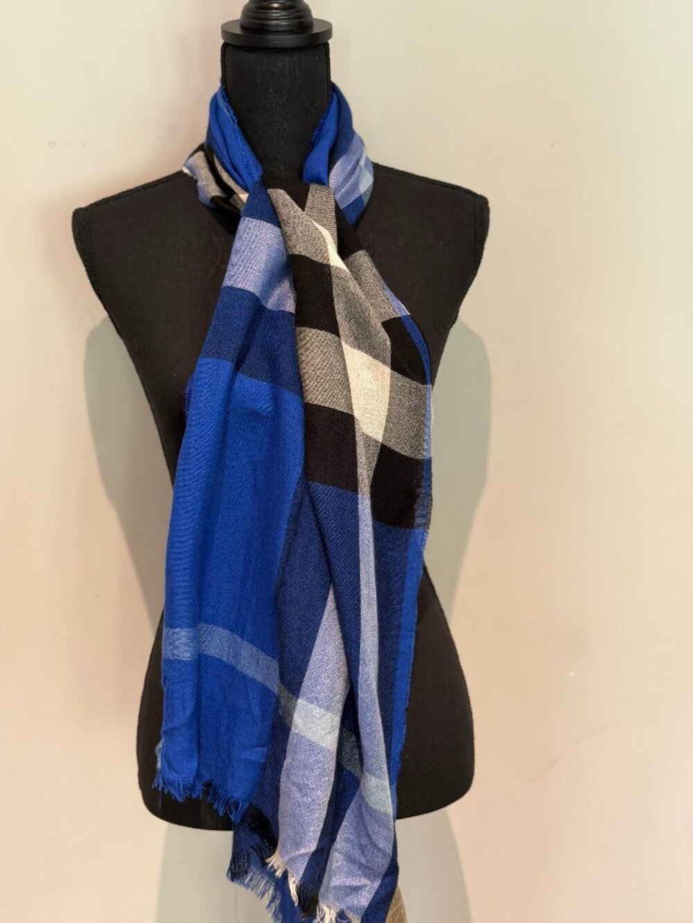 Authentic Burberry Giant Check Silk & Cashmere Scarf Blue Made in Scotland